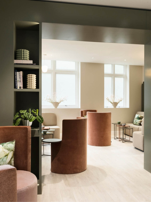 Picture of chairs and tables in the Evewell Fertility Clinic waiting rooms