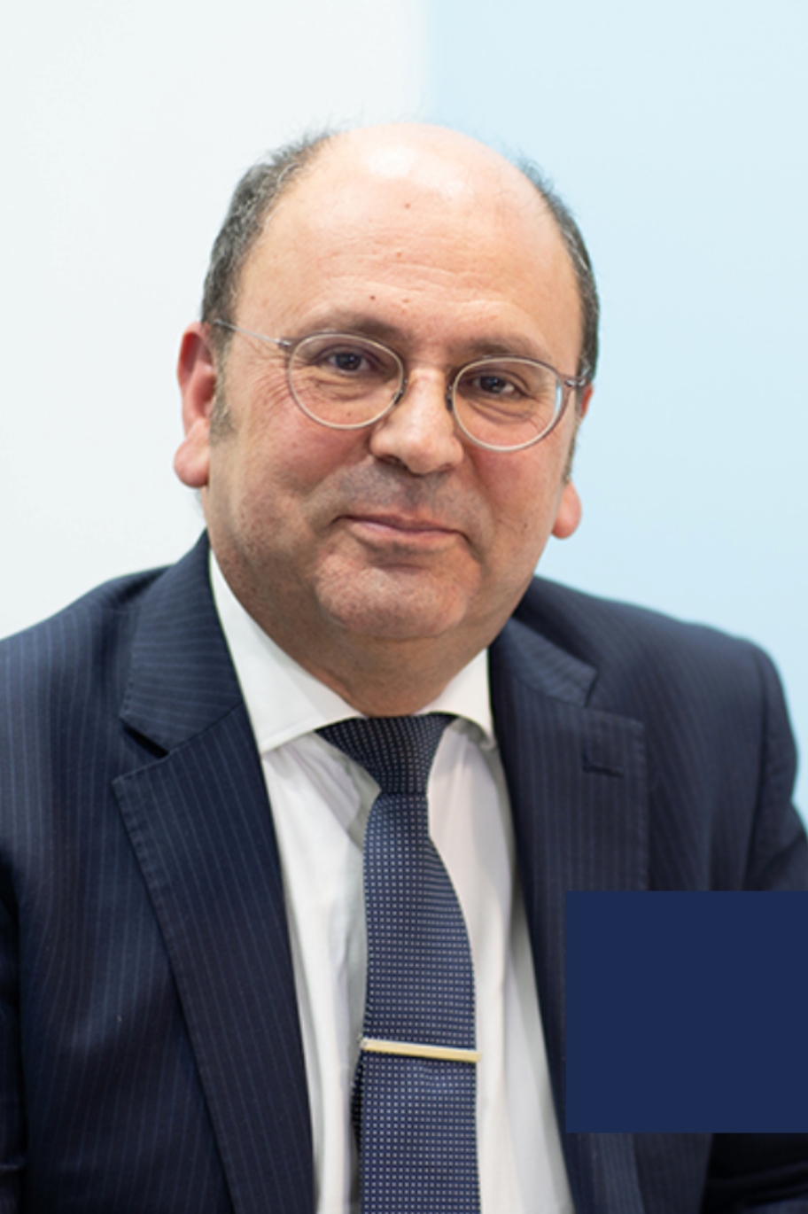 dr-benjamin-abramov-deputy-medical-director-the-evewell-the-evewell